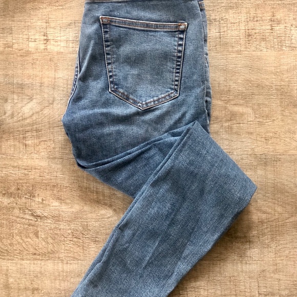 Topshop Maternity Moto Jamie Distressed Skinny Jeans - Picture 3 of 5
